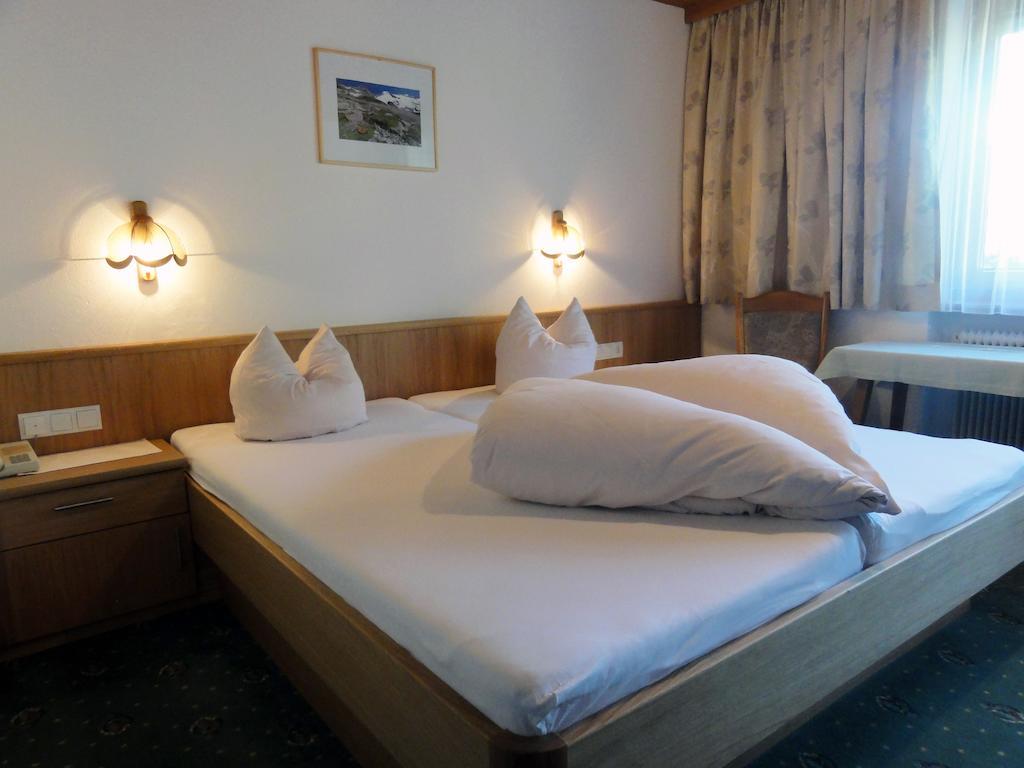 Gaestehaus Alpenland Tux Szoba fotó
