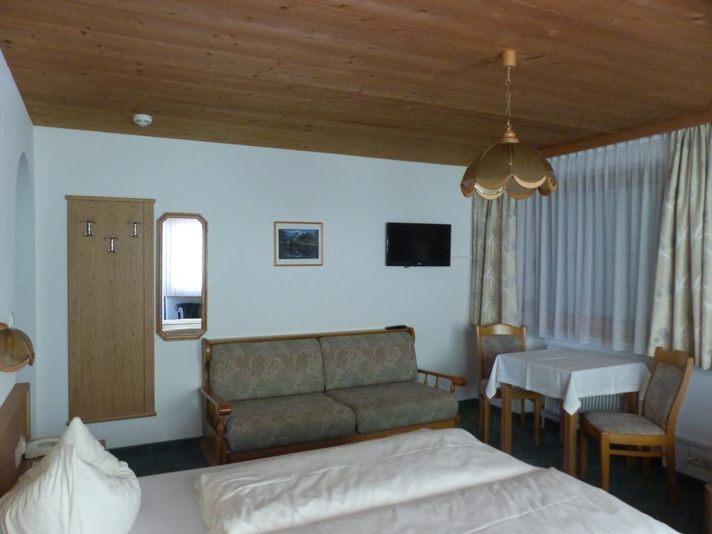 Gaestehaus Alpenland Tux Szoba fotó
